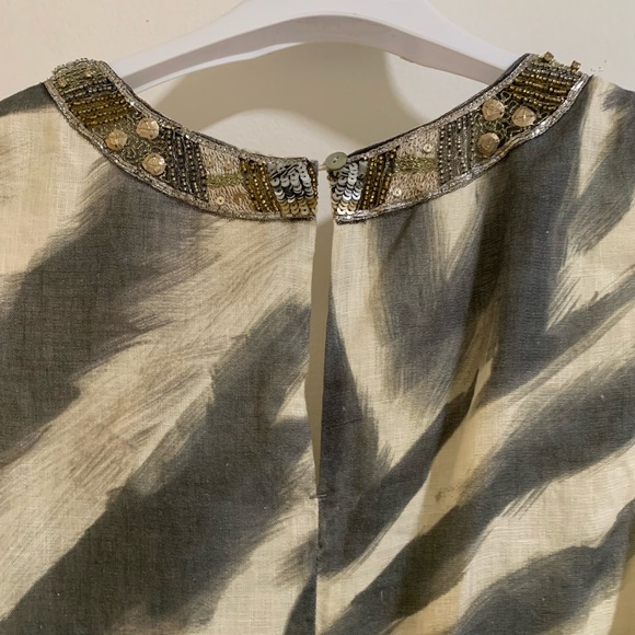 120 Lino Linen Dress with Embellished Neckline - Picture 6 of 6